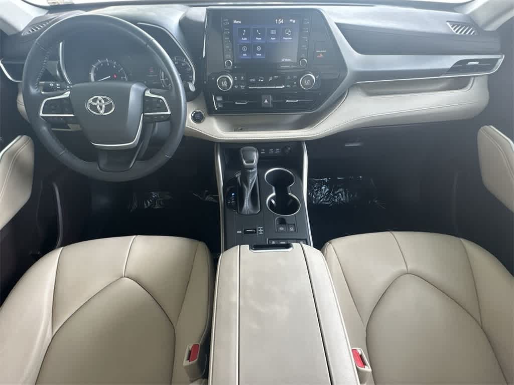 Thumbnail: 2022 Toyota Highlander - 24