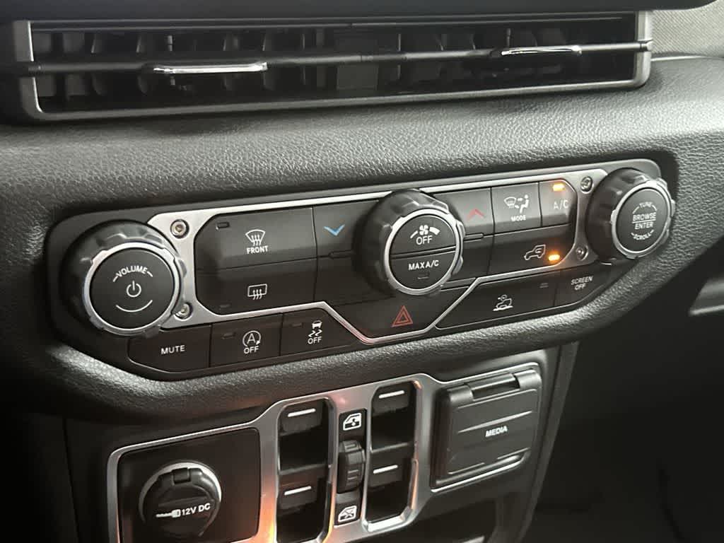 Thumbnail: 2025 Jeep Gladiator - 20