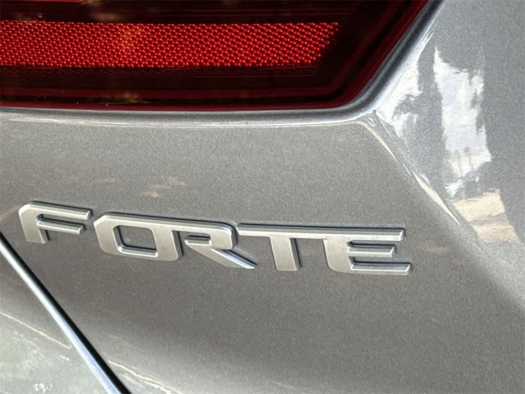 Thumbnail: 2024 Kia Forte - 10