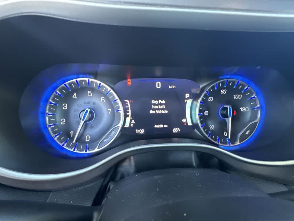 Thumbnail: 2023 Chrysler Pacifica - 16