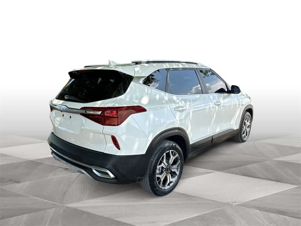 Thumbnail: 2023 Kia Seltos - 8