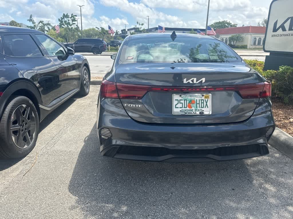 Thumbnail: 2023 Kia Forte - 8