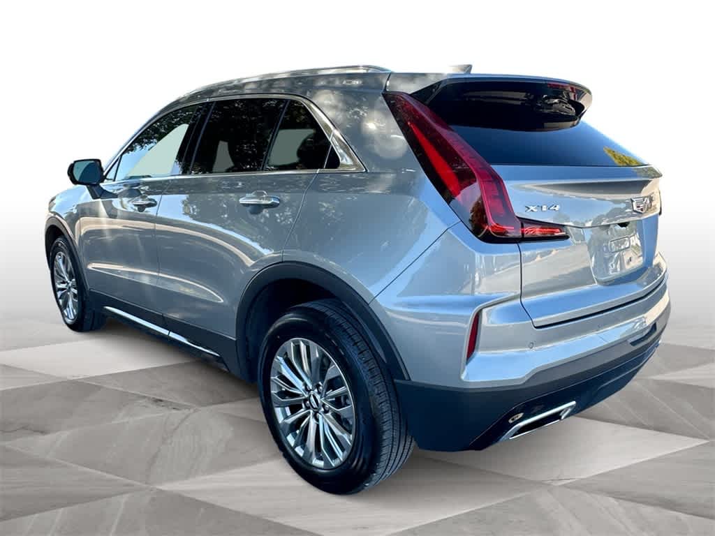 Thumbnail: 2025 Cadillac XT4 - 6