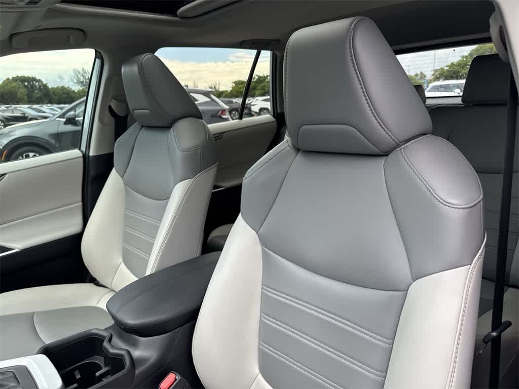 Thumbnail: 2024 Toyota RAV4 - 14