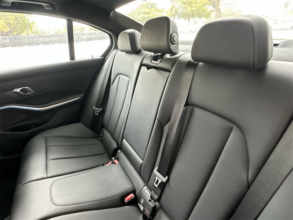 Thumbnail: 2025 BMW 3 Series - 22