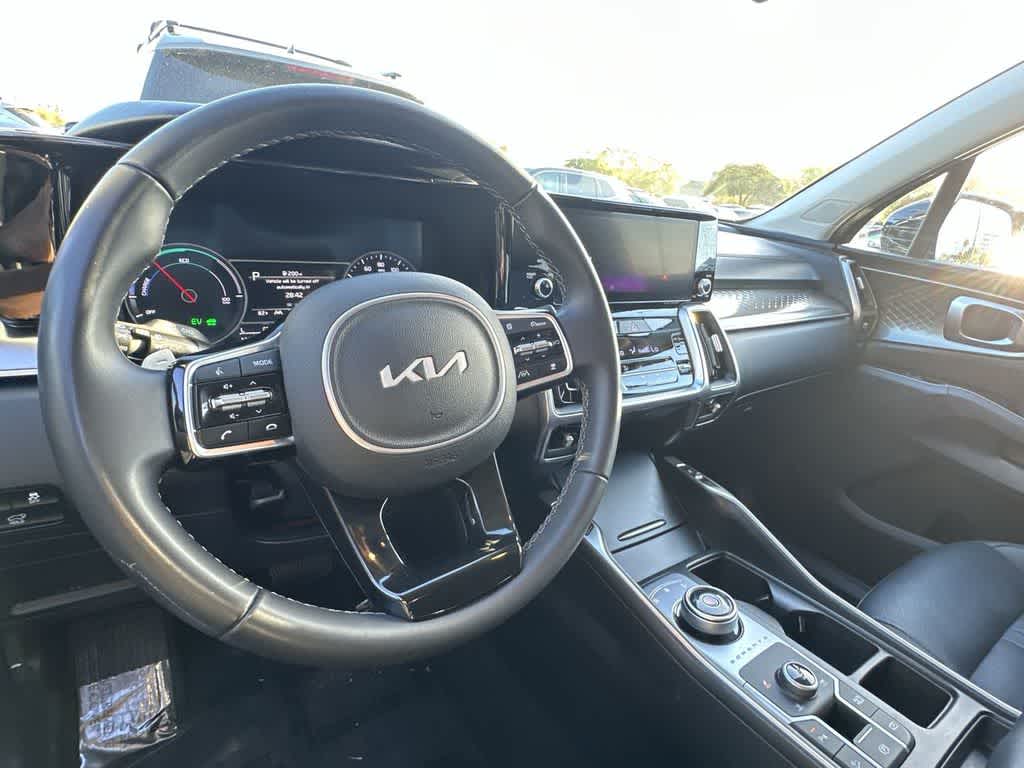Thumbnail: 2023 Kia Sorento - 14