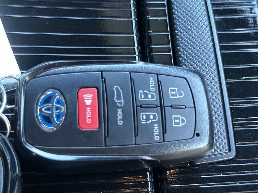 Thumbnail: 2025 Toyota Sienna - 28