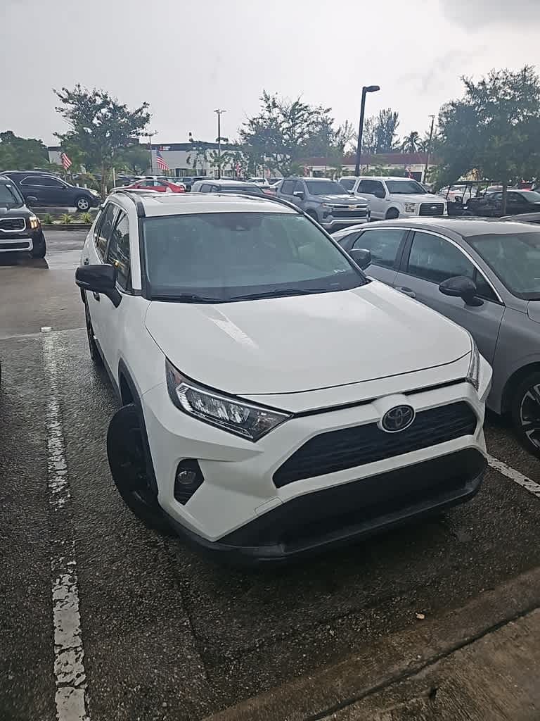 Thumbnail: 2019 Toyota RAV4 - 3
