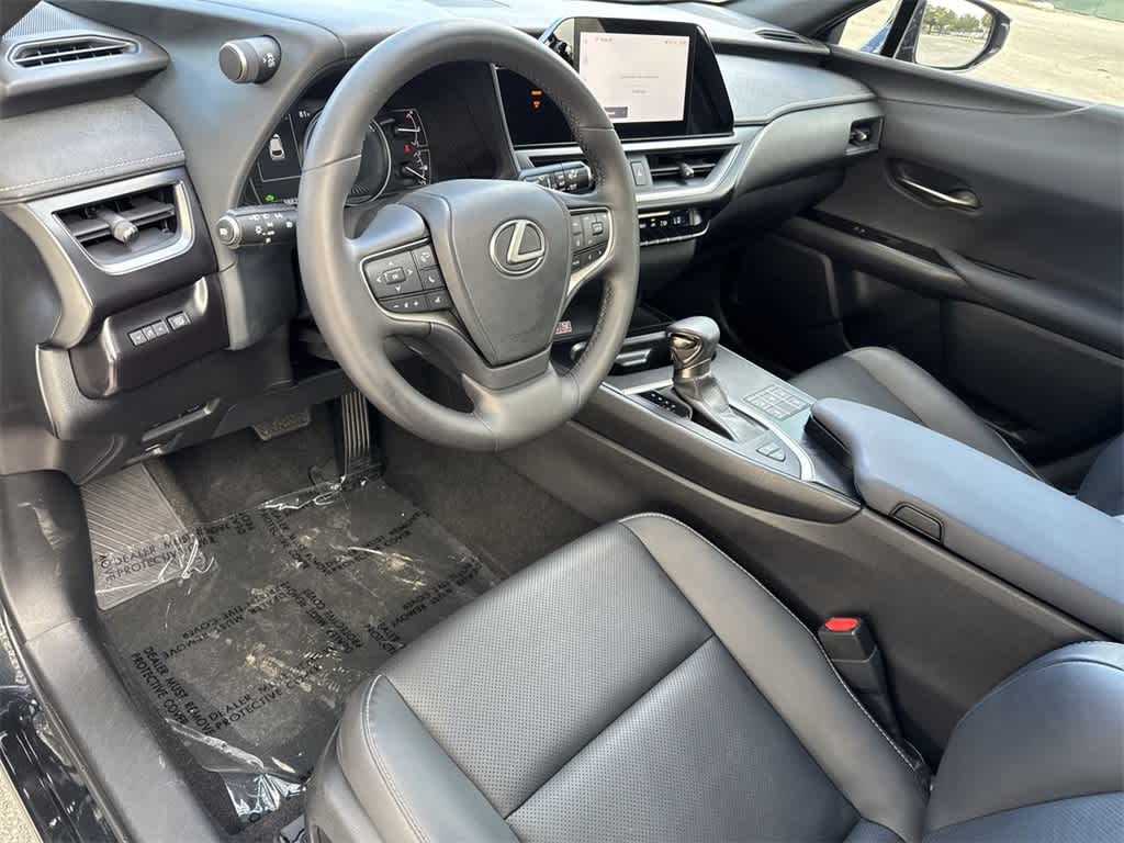 Thumbnail: 2023 Lexus UX - 21