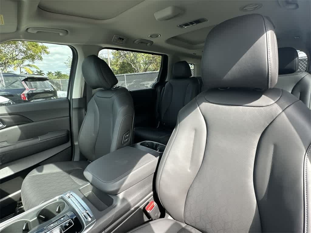 Thumbnail: 2026 Kia Carnival - 14