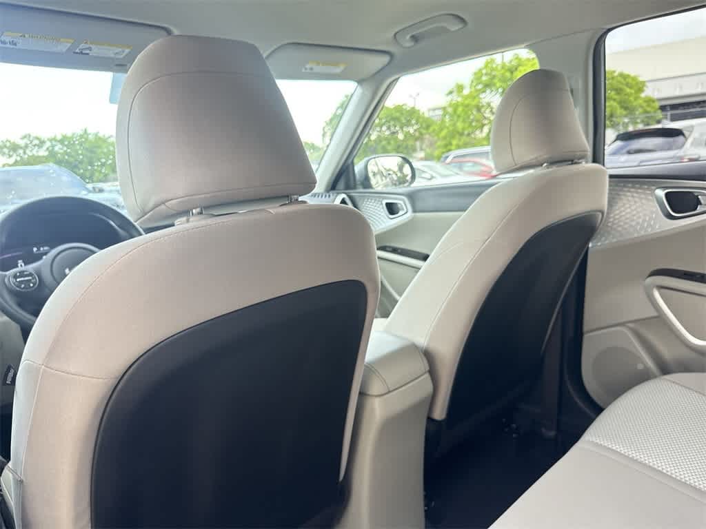 2023 Kia Soul LX 23