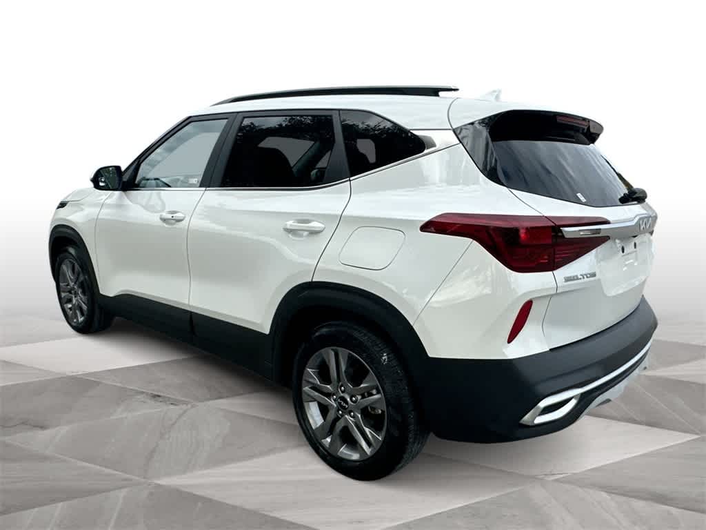 Thumbnail: 2023 Kia Seltos - 6