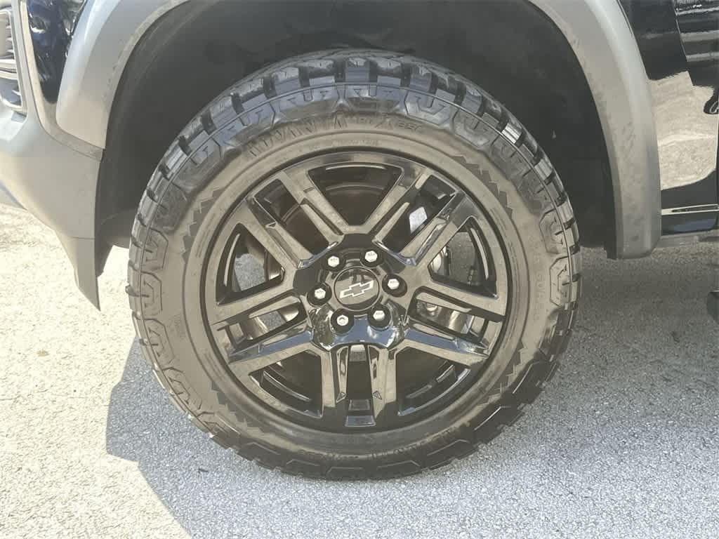 Thumbnail: 2023 Chevrolet Colorado - 11