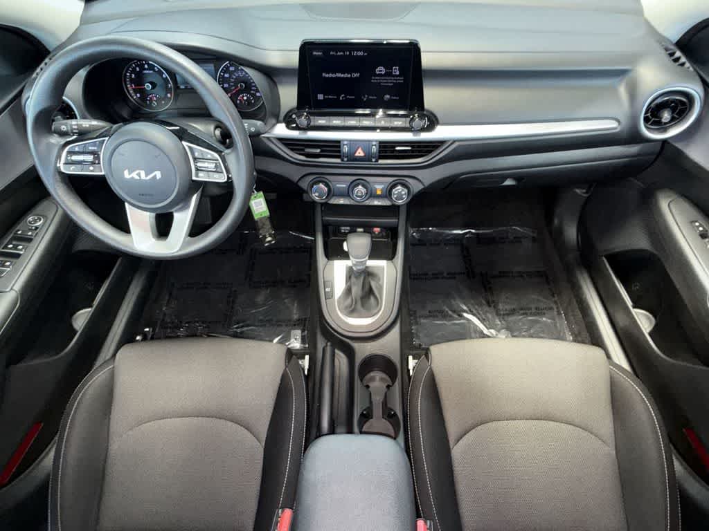 Thumbnail: 2024 Kia Forte - 24