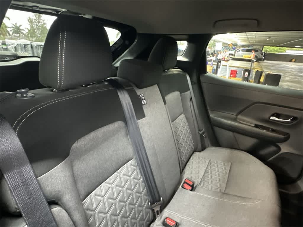 Thumbnail: 2025 Nissan Kicks - 26