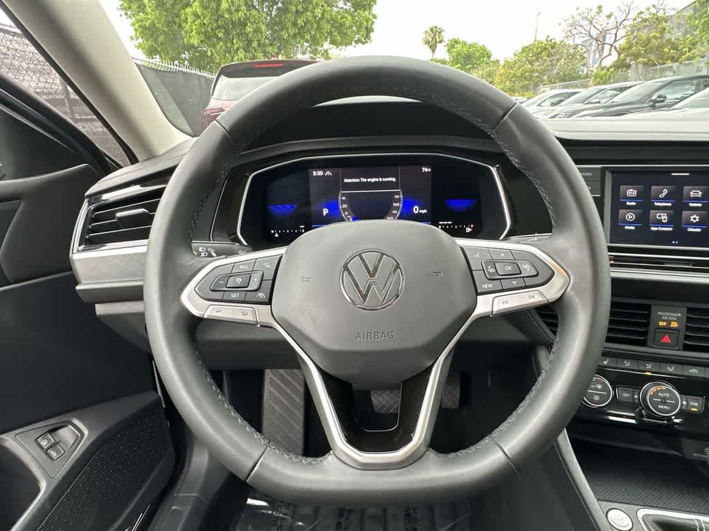 Thumbnail: 2022 Volkswagen Jetta - 15