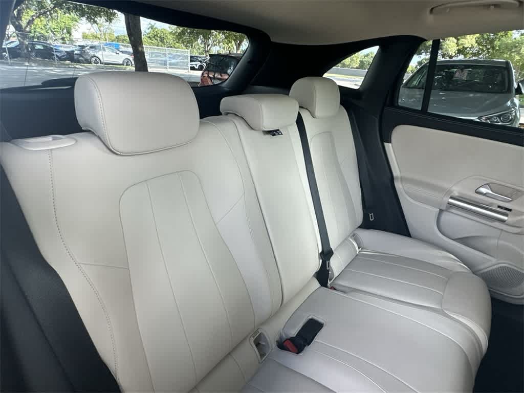 Thumbnail: 2023 Mercedes-Benz GLA - 26