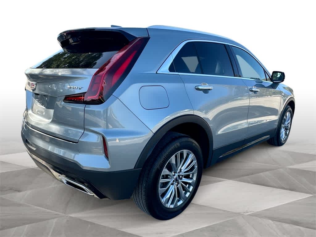 Thumbnail: 2025 Cadillac XT4 - 8