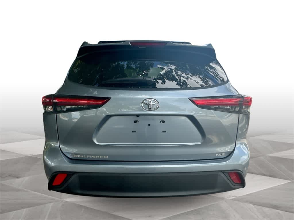 Thumbnail: 2022 Toyota Highlander - 7