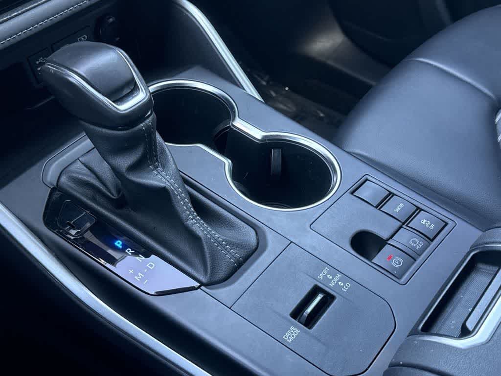 Thumbnail: 2024 Toyota Highlander - 21
