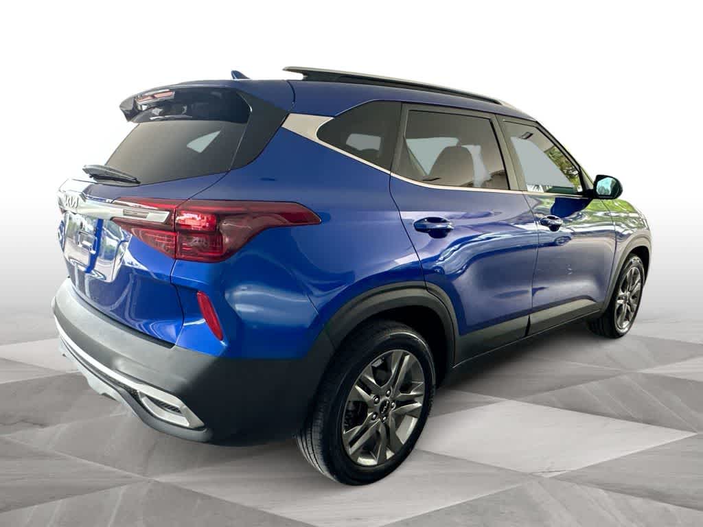 Thumbnail: 2023 Kia Seltos - 8