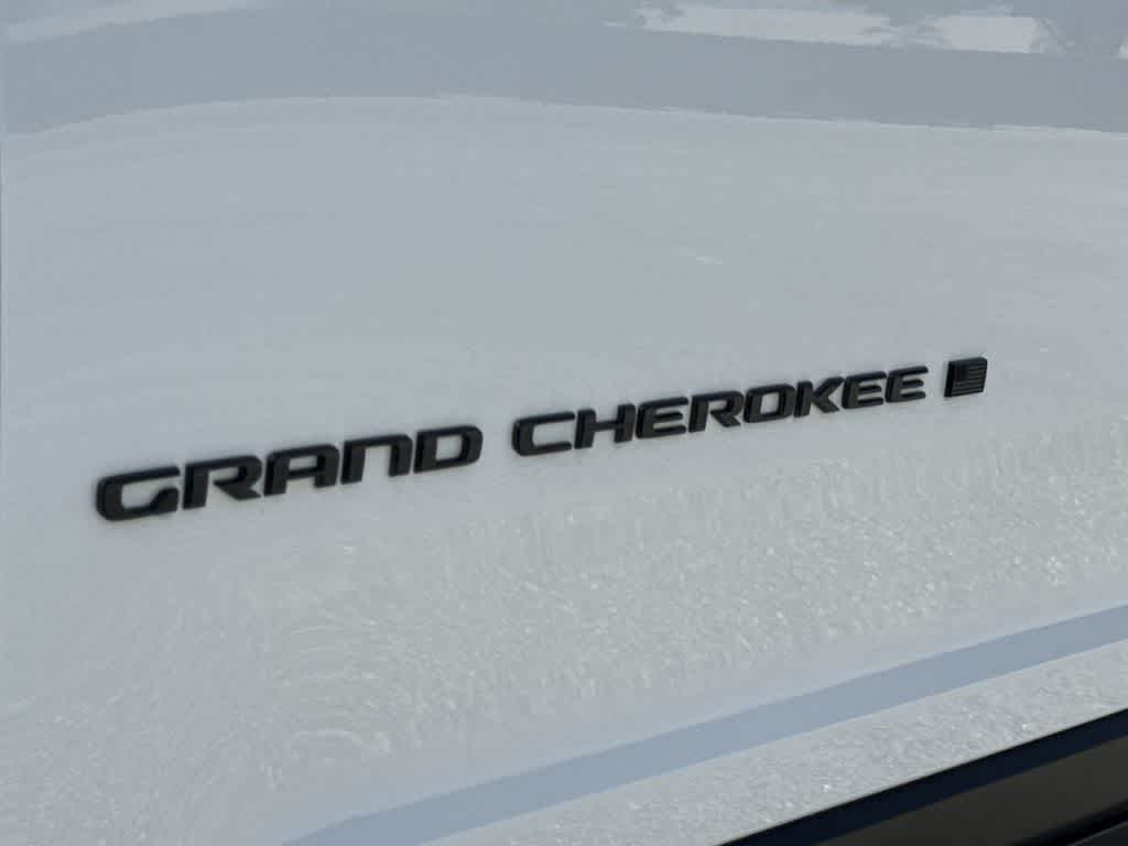 Thumbnail: 2024 Jeep Grand Cherokee L - 9