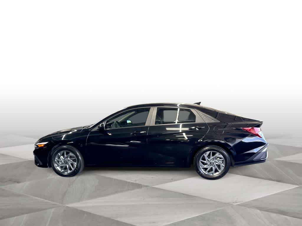 Thumbnail: 2024 Hyundai Elantra - 5