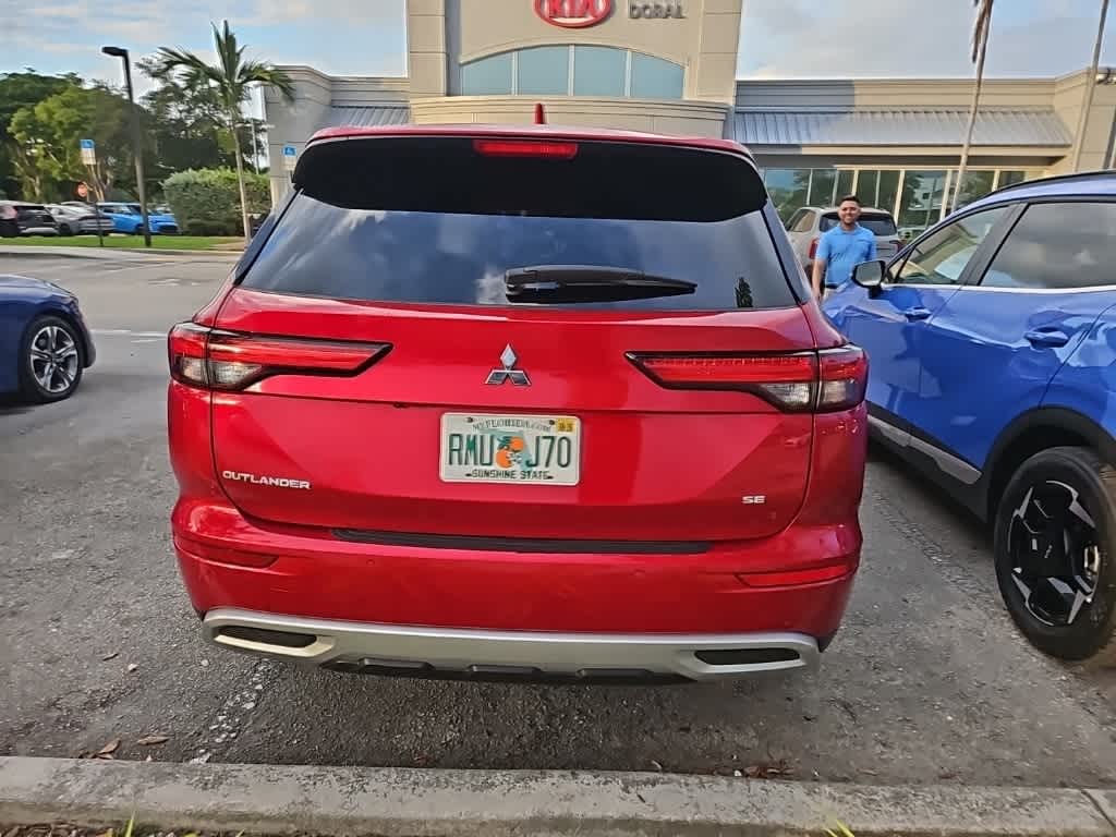 Thumbnail: 2023 Mitsubishi Outlander - 6
