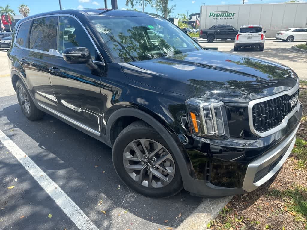 Thumbnail: 2023 Kia Telluride - 3