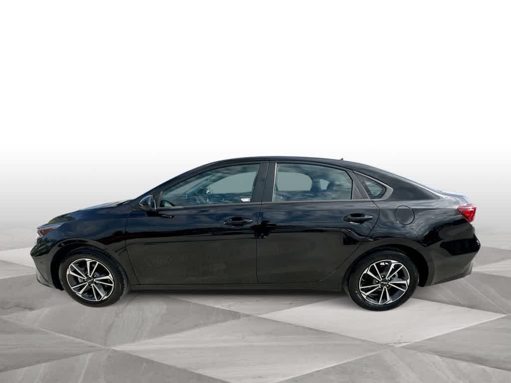 Thumbnail: 2023 Kia Forte - 5