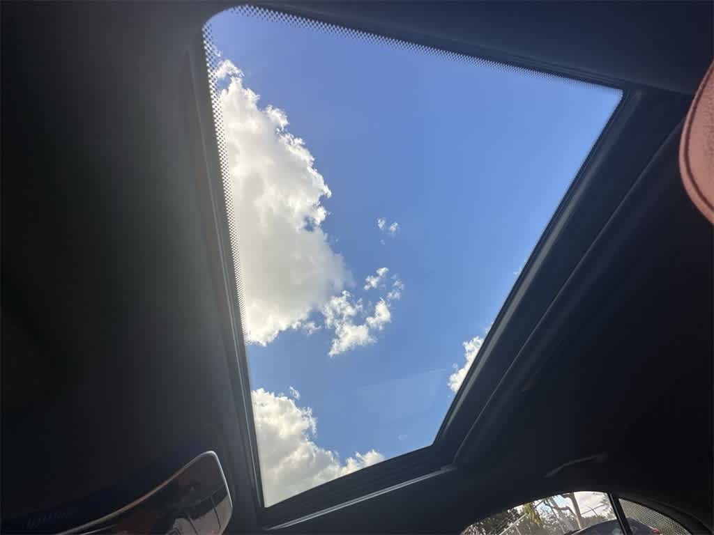 Thumbnail: 2022 Mercedes-Benz C-Class - 17