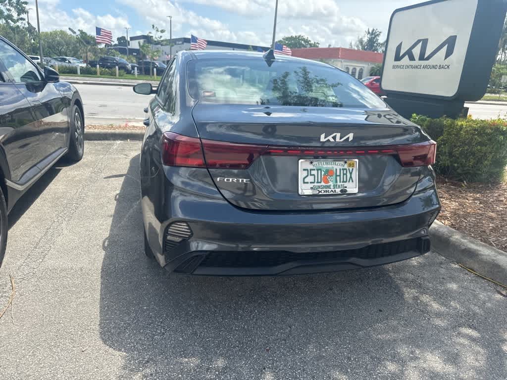 Thumbnail: 2023 Kia Forte - 9