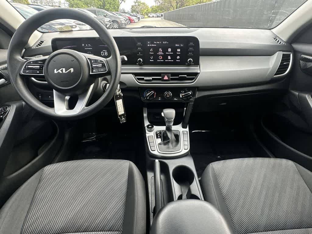 Thumbnail: 2024 Kia Seltos - 24