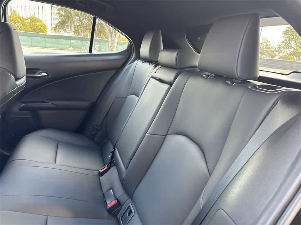 Thumbnail: 2023 Lexus UX - 22