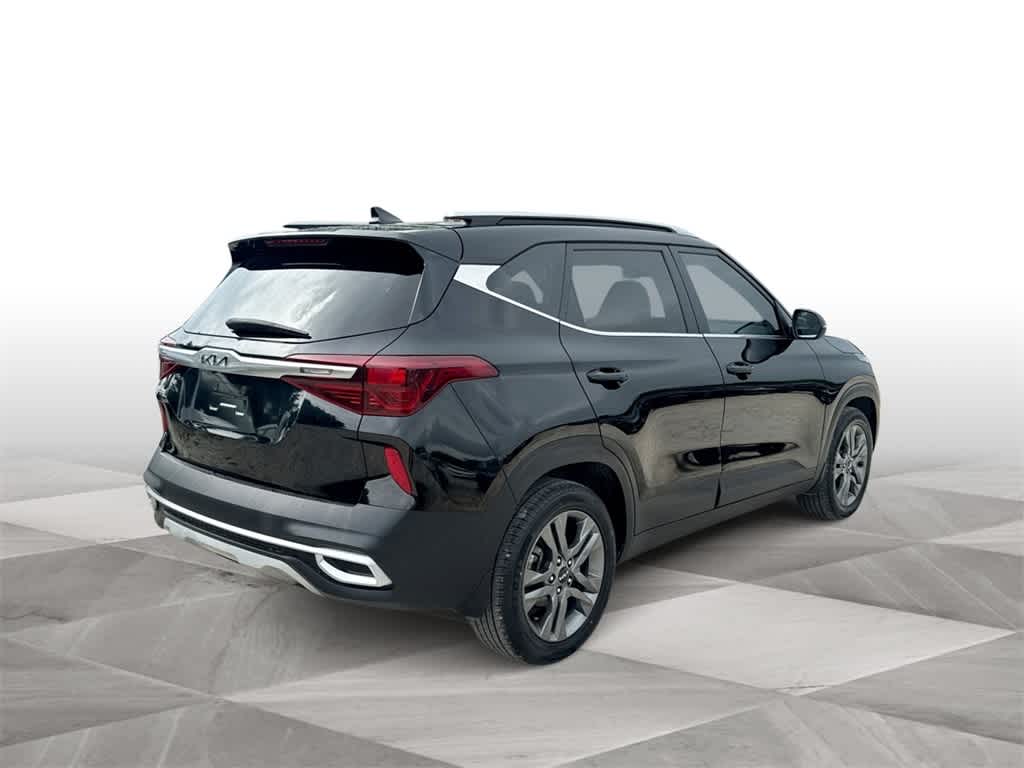 Thumbnail: 2023 Kia Seltos - 8