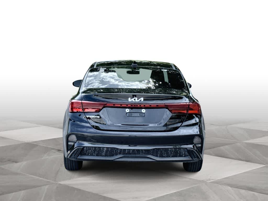 Thumbnail: 2024 Kia Forte - 7