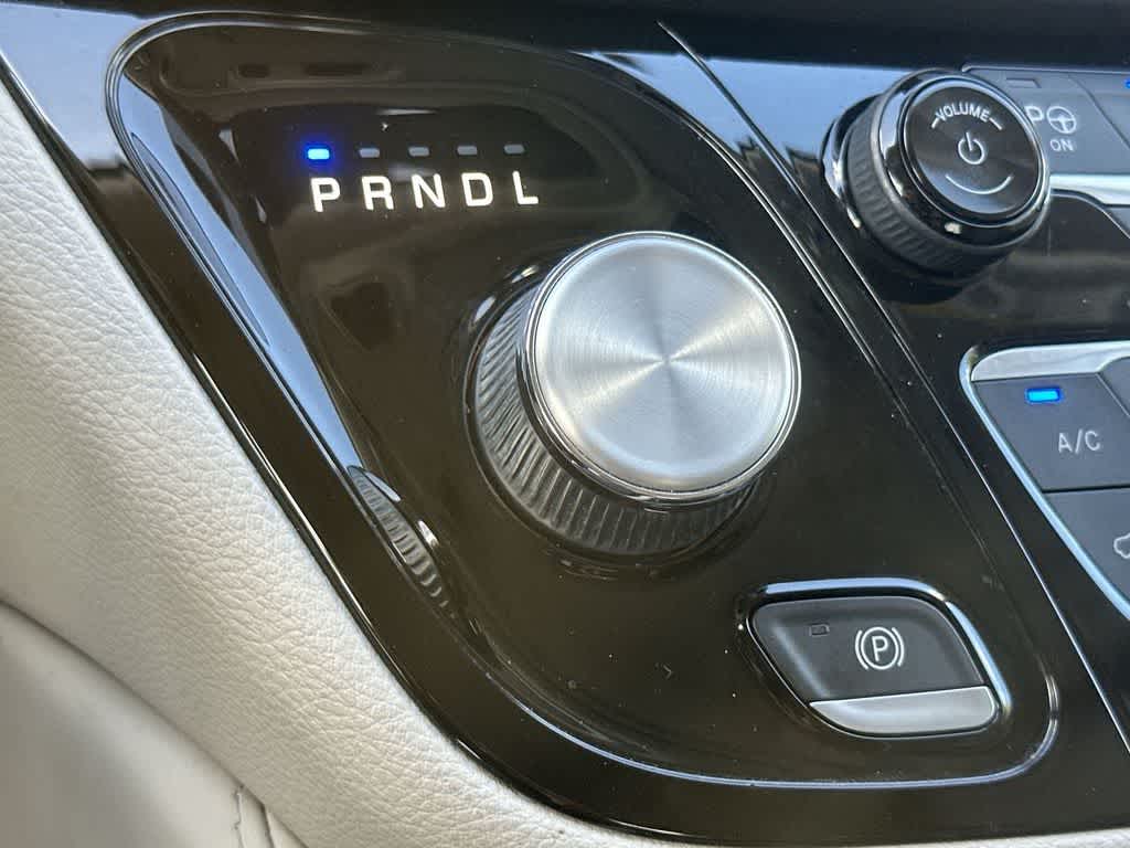 Thumbnail: 2022 Chrysler Pacifica - 21