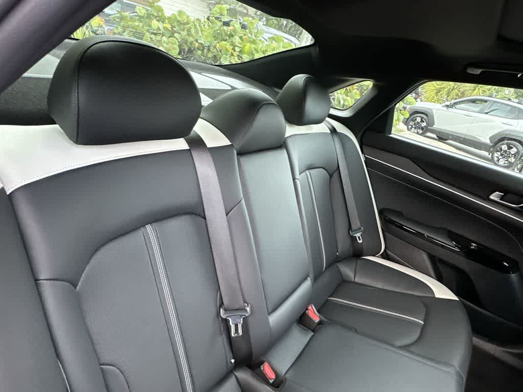 Thumbnail: 2025 Kia K5 - 13