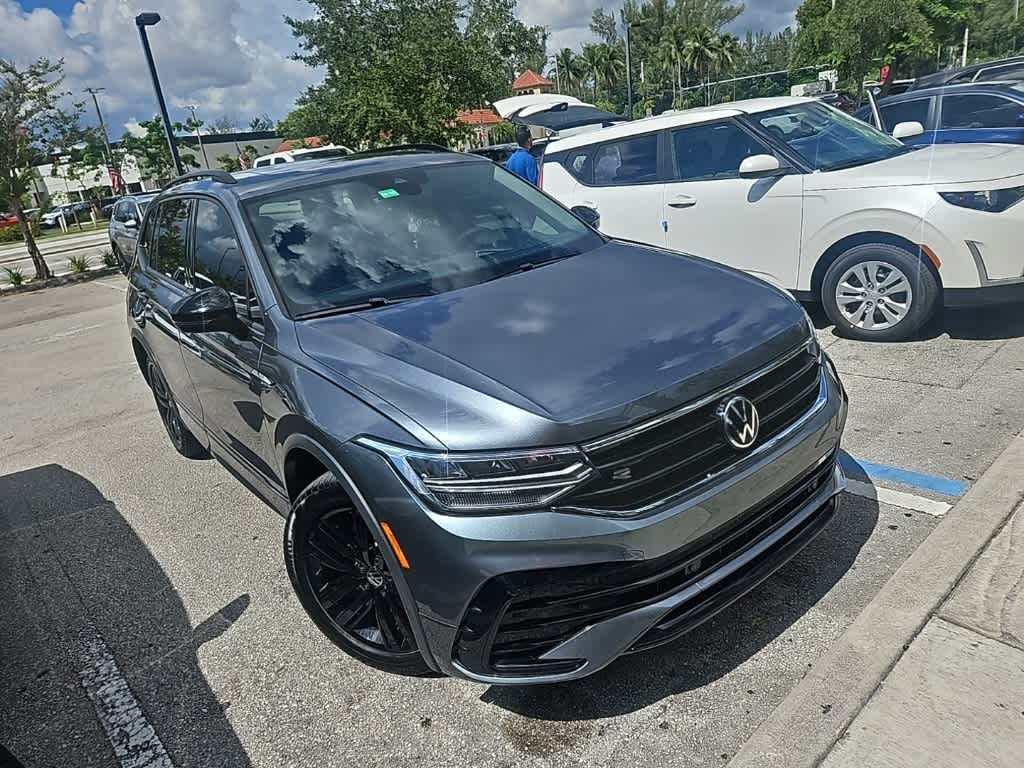 Thumbnail: 2022 Volkswagen Tiguan - 3