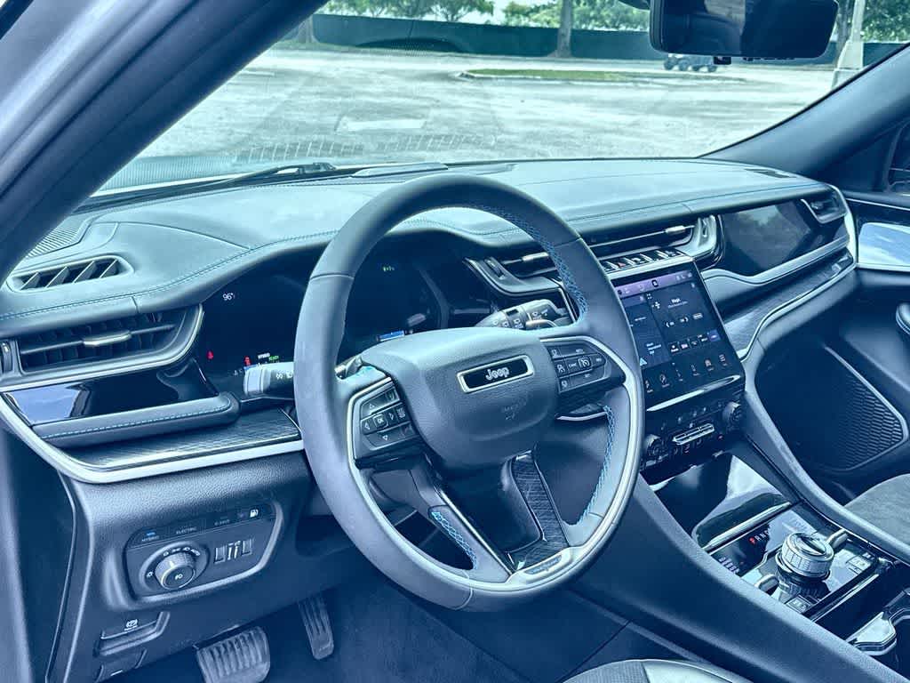 Thumbnail: 2022 Jeep Grand Cherokee - 13