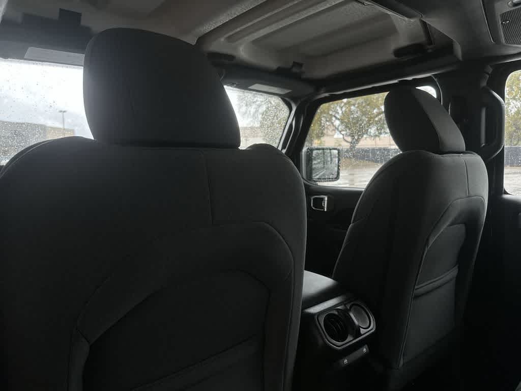 Thumbnail: 2025 Jeep Gladiator - 30