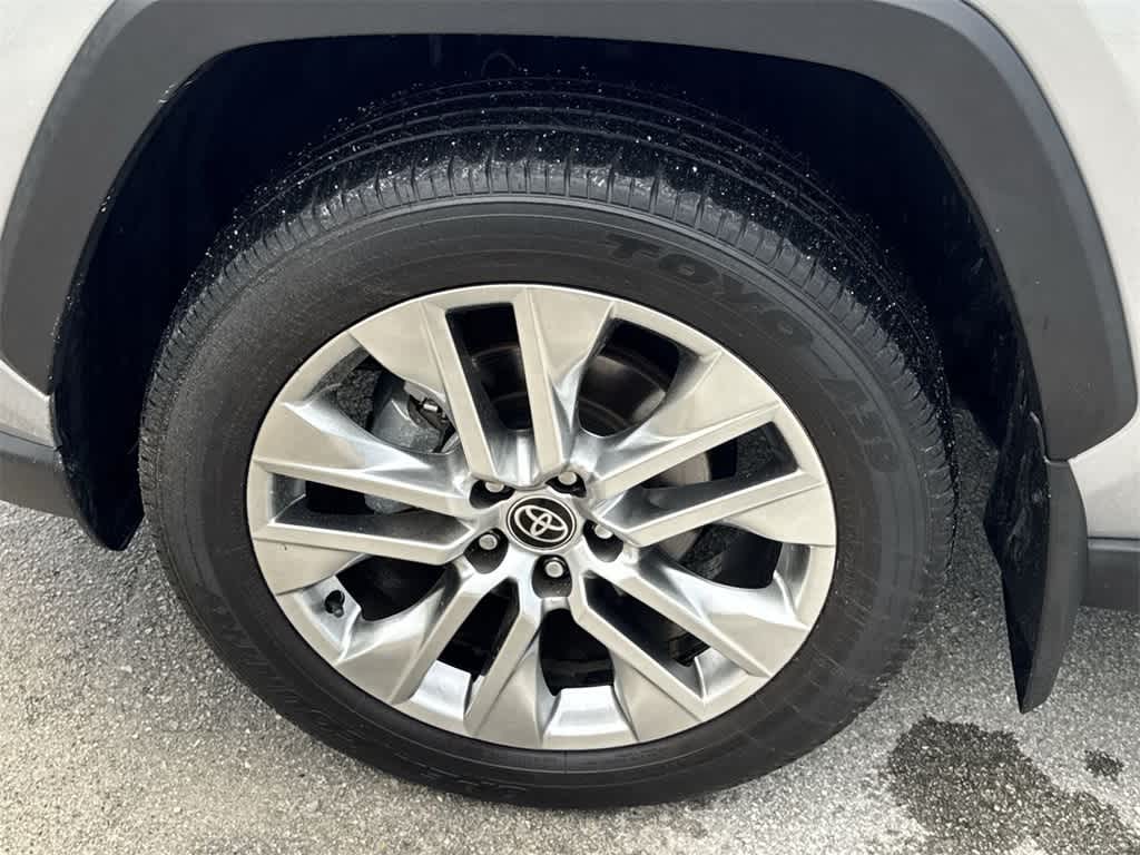 Thumbnail: 2024 Toyota RAV4 - 11