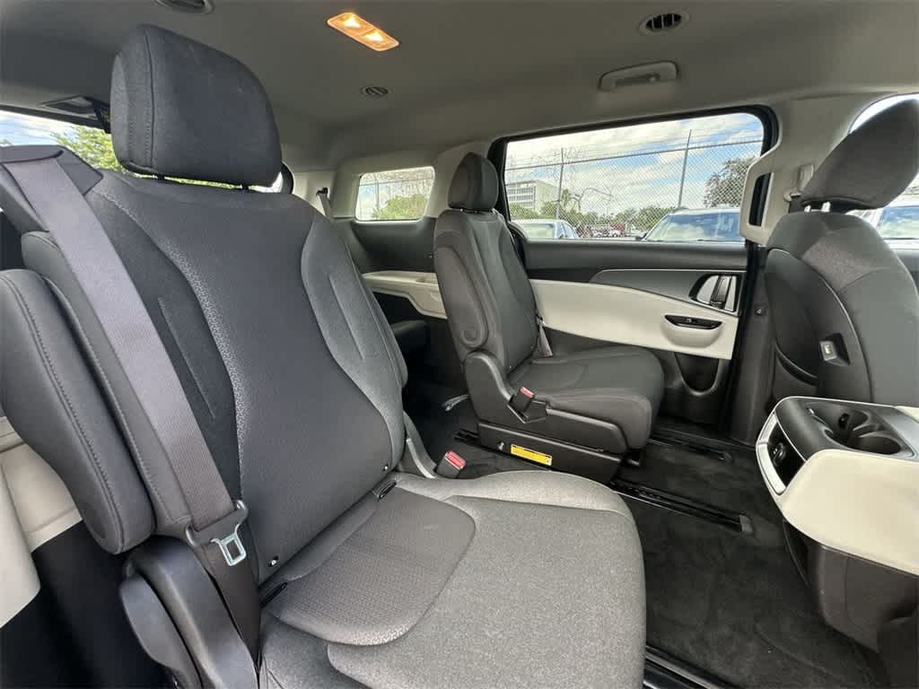 Thumbnail: 2023 Kia Carnival - 26