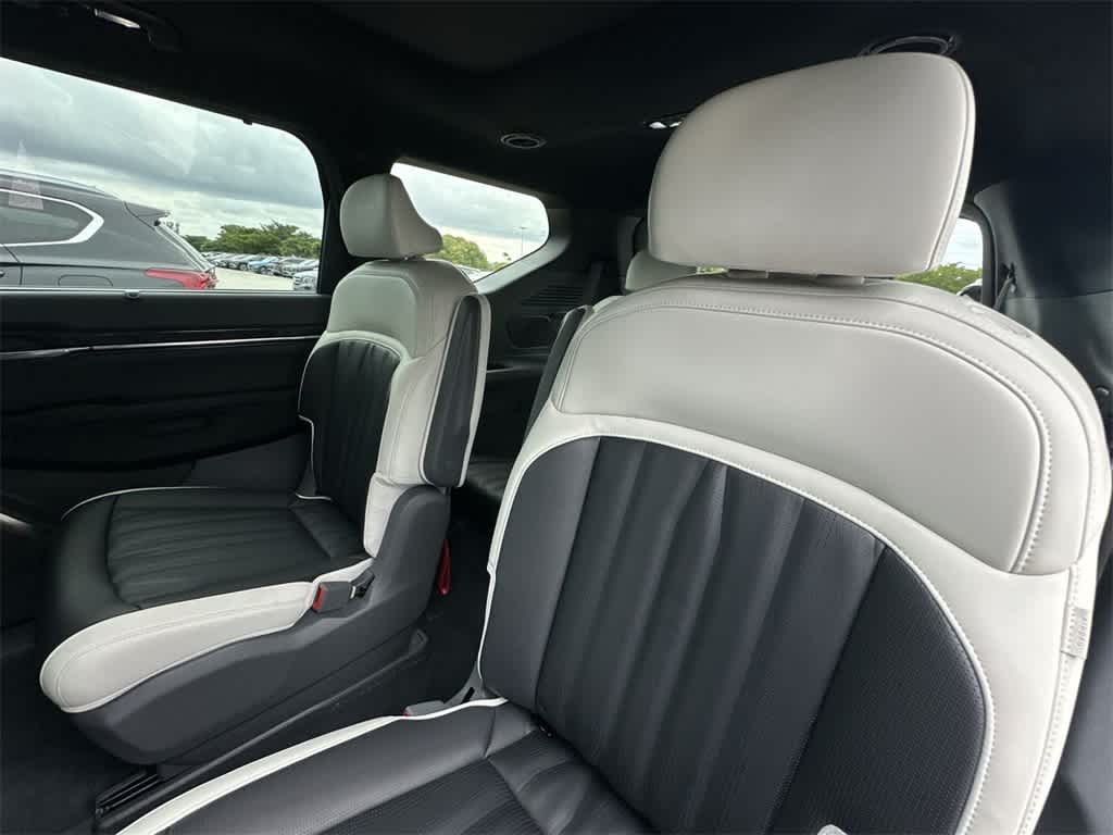 Thumbnail: 2025 Kia EV9 - 22