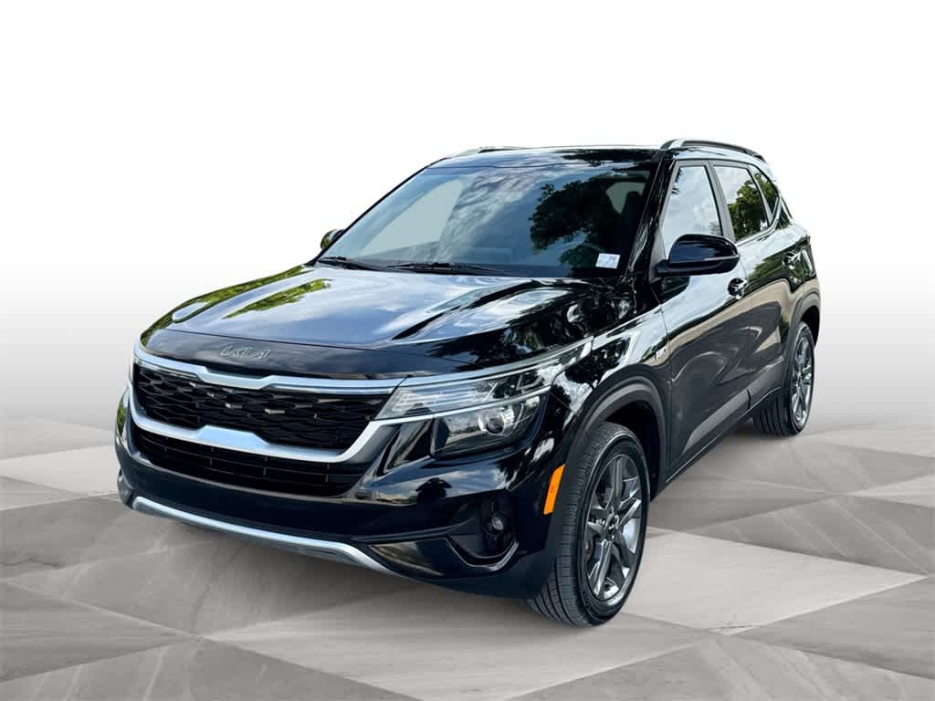 Thumbnail: 2022 Kia Seltos - 4