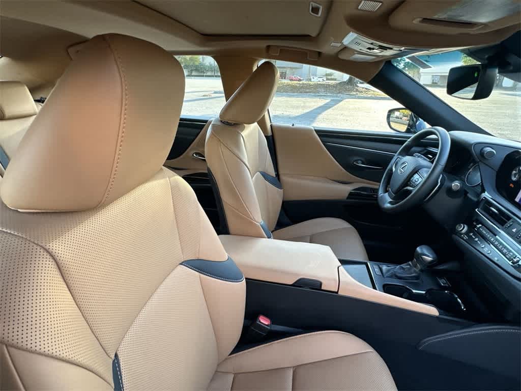 Thumbnail: 2023 Lexus ES - 27