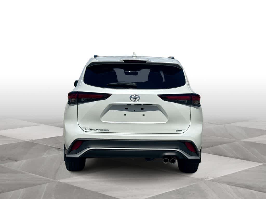 Thumbnail: 2024 Toyota Highlander - 7