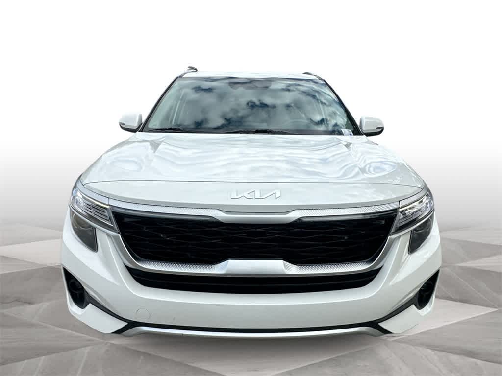 Thumbnail: 2023 Kia Seltos - 3