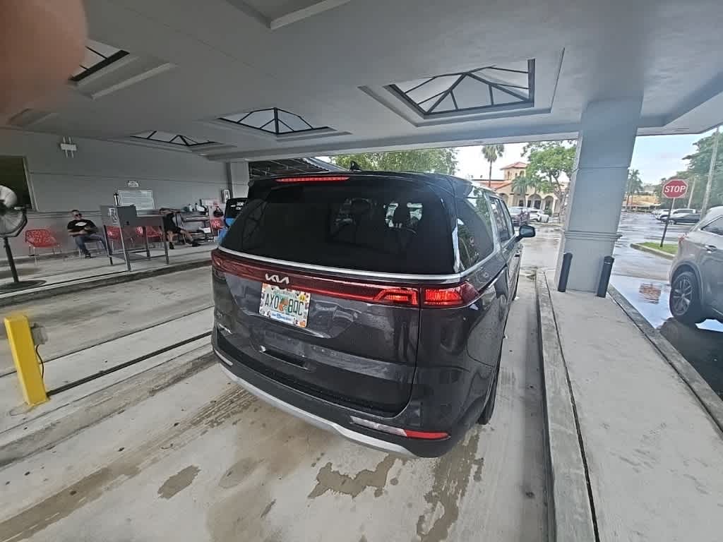 Thumbnail: 2023 Kia Carnival - 4