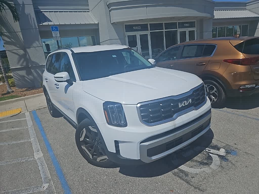 Thumbnail: 2023 Kia Telluride - 10